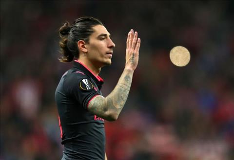 Bellerin đáp trả tin đồn chuyển tới MU