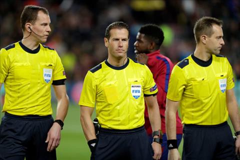 Câu chuyện về lương trọng tài ở World Cup 2018
