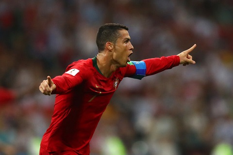 Ronaldo toa sang Tay Ban Nha