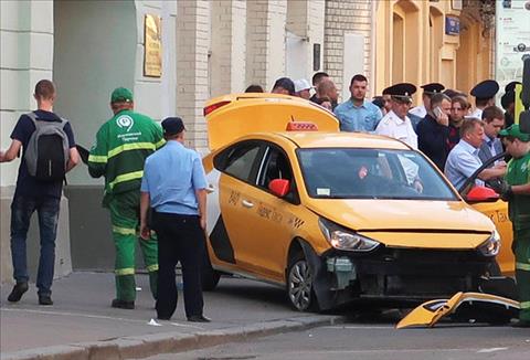 Taxi mất lái đâm vào nhóm CĐV Mexico đến Nga xem World Cup 2018