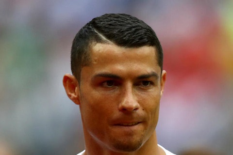Ronaldo tiết lộ lý do để râu