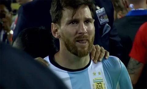Mẹ Messi: Con trai tôi khóc nhiều lần trong màu áo ĐTQG Argentina