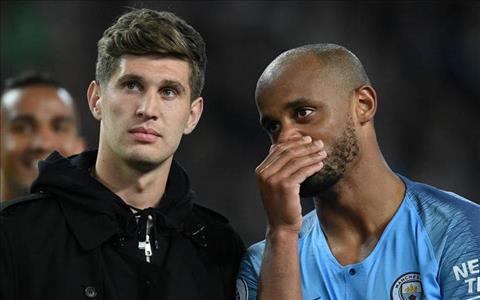 Man City muốn giữ chân trung vệ hết thời