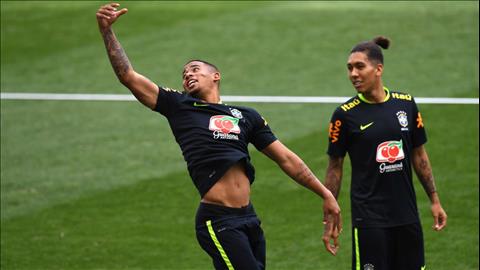 Vị trí số 9 của Brazil: Vì sao Jesus sẽ được tin tưởng thay vì Firmino?