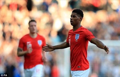 Rashford đã làm câm lặng tiếng la ó của CĐV Anh