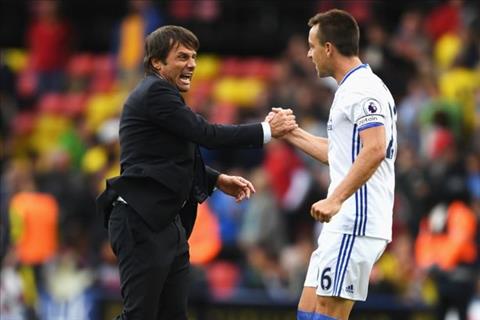 John Terry phat bieu ve Conte