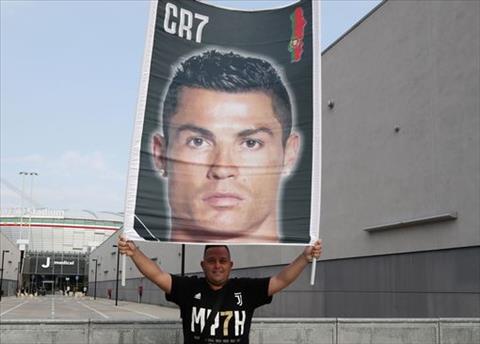 Cac CDV Juventus den tu rat som de chao don Ronaldo.