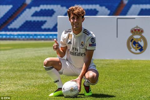 Tân binh Odriozola tri ân HLV Lopetegui trong ngày ra mắt Real hình ảnh