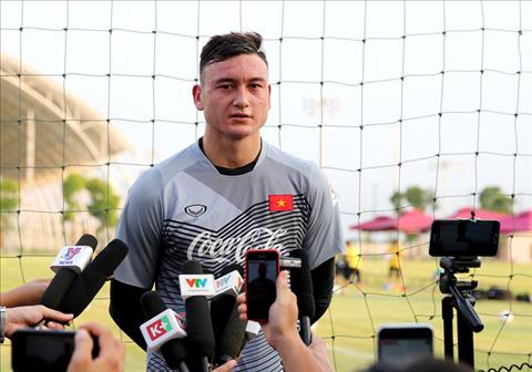 Được thầy Park ngợi khen, thủ môn Đặng Văn Lâm sáng cửa bắt chính