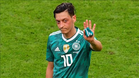 Mesut Ozil chia tay ĐT Đức hình ảnh