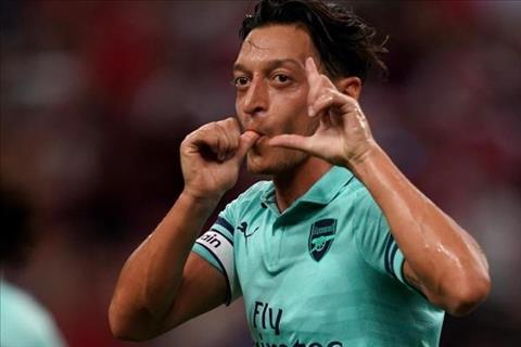 Hủy diệt PSG, Emery hết lời ca ngợi Ozil