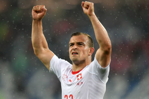 Xherdan Shaqiri và tình yêu với hai màu cờ