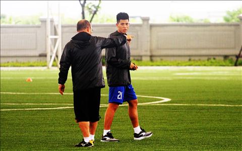 Olympic Việt Nam: Trụ cột trở lại, HLV Park Hang Seo ‘cấm cửa’ báo chí