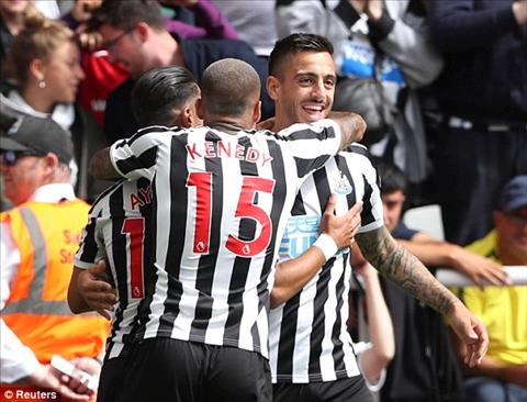 Joselu giup Newcastle co ban go hoa 1-1