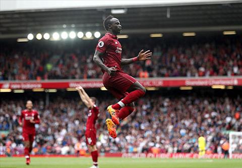 Trụ cột Liverpool từng suýt từ bỏ bóng đá