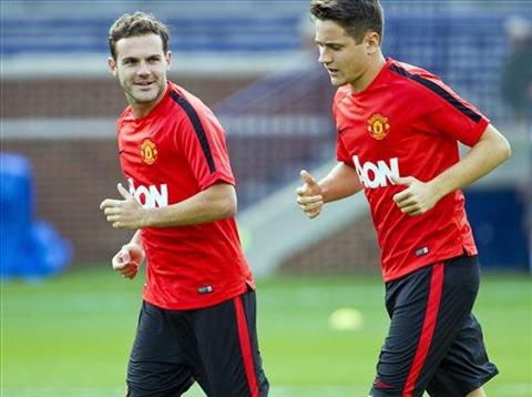 Scholes: MU không cần tốn công tốn sức giữ chân Mata và Herrera