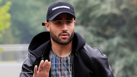 Những ngôi sao bóng đá suýt lỡ dở vì… lớn chậm