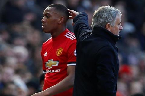 Martial vui mừng sau khi Mourinho bị sa thải