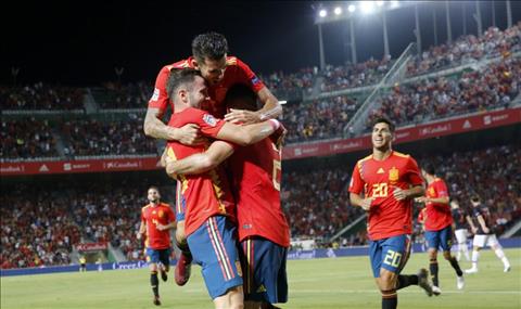 Barca hết thời, Real lên ngôi ở đội tuyển Tây Ban Nha