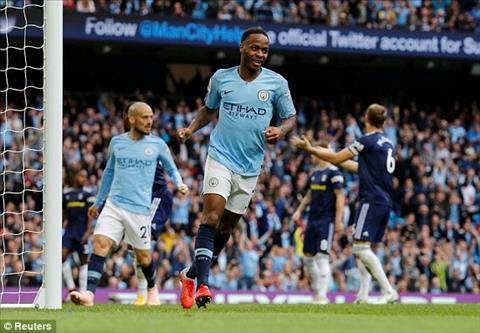 Sterling ghi ban an dinh chien thang 3-0 cho Man City.