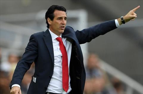 Thiago Silva mượn Tuchel để chỉ trích Emery