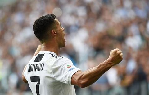 Ronaldo mung ban thang dau tien cho Juventus. Anh: Reuters.