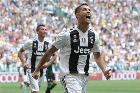Ronaldo ghi ban truoc Sassuolo