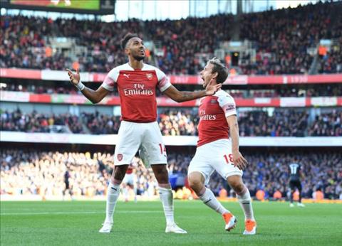 Aubameyang khen ngợi một cầu thủ Arsenal sau trận thắng Everton