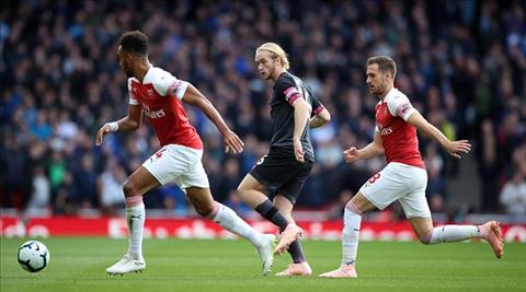 HLV Klopp sẵn sàng giải cứu Ramsey