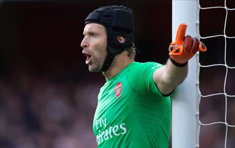 HLV Unai Emery lên tiếng về tương lai Petr Cech