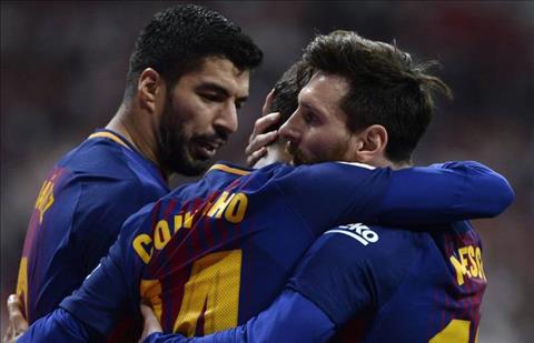 Luis Suarez ca ngợi Messi