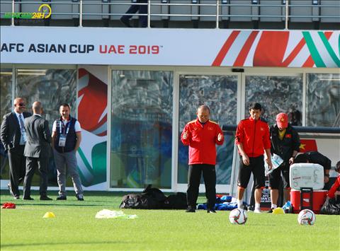 Chùm ảnh: HLV Park Hang Seo cầu nguyện trước trận đấu với Iran