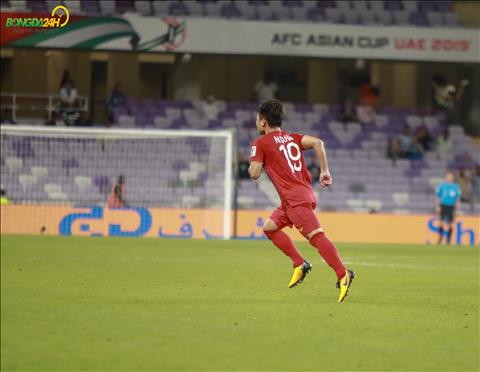 Báo Hàn Quốc hết lời khen tiền vệ Quang Hải