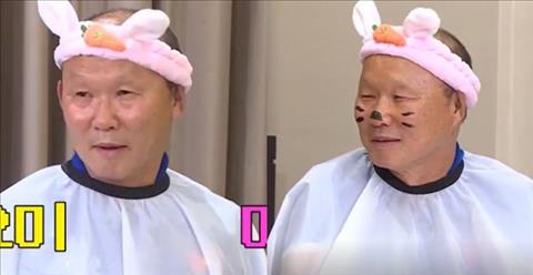 Thầy Park  đeo tai thỏ trên sóng truyền hình Hàn Quốc hình ảnh