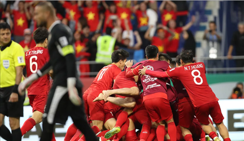 ĐT Việt Nam tiếp tục thăng hạng trên BXH FIFA hình ảnh