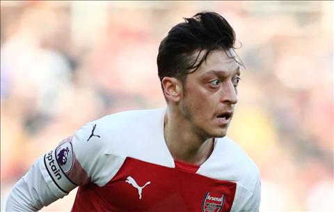 Mesut Ozil sẽ rời Arsenal nhưng...