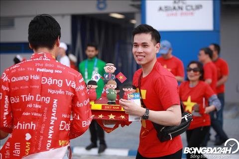 Hình ảnh CĐV Việt Nam trước trận tứ kết Asian Cup 2019 vs Nhật hình ảnh