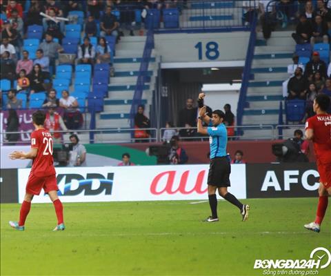 VAR đã giúp Việt Nam tránh khỏi bàn thua ra sao ở trận gặp Nhật Bản?