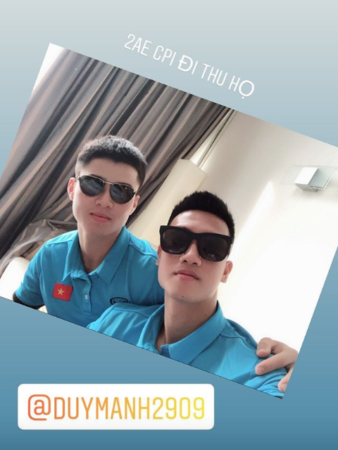 Duy Mạnh vs Huy Hùng đeo kính râm cực ngầu