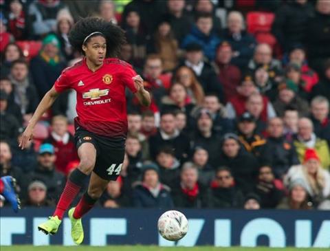 Thêm một đội bóng muốn có sao trẻ Tahith Chong của MU