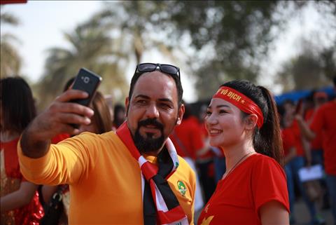 Chùm ảnh: CĐV Việt Nam có mặt tại UAE để cổ vũ thầy trò HLV Park Hang Seo