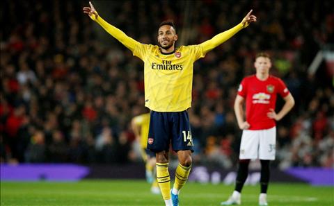 Sau Robin van Persie, MU sẵn sàng tạo ra cú sốc với Aubameyang