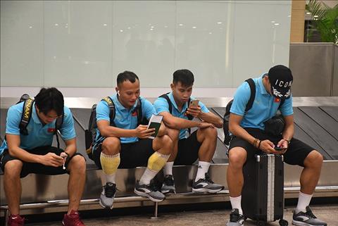 ẢNH ĐT Việt Nam đã đến Indonesia chuẩn bị cho trận đấu tiếp theo hình ảnh