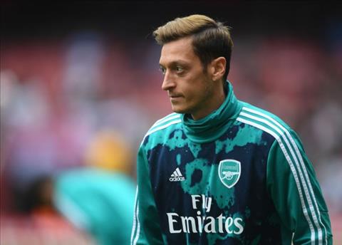 HLV Unai Emery loại bỏ Mesut Ozil là đúng hình ảnh