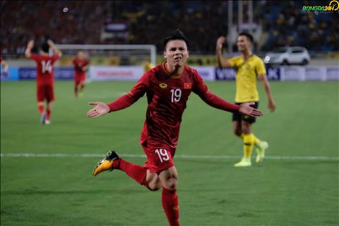 Top 10 nhân vật ảnh hưởng nhất MXH: Quang Hải vượt mặt Công Phượng