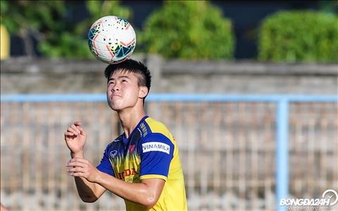 Duy Mạnh nhắn hậu vệ U23 Việt Nam cảnh giác với VAR