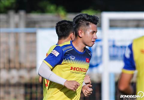 Hồng Duy lĩnh thẻ đỏ trong ngày HAGL hủy diệt CAND