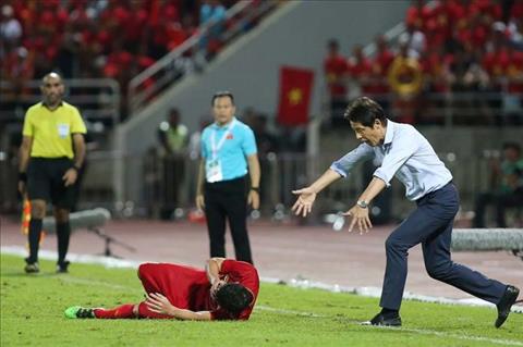 Chê bóng đá Việt Nam nghiệp dư, HLV Nishino đang tự vả vào mặt hình ảnh