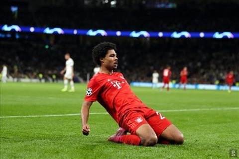 Gnabry lap cu poker vao luoi Tottenham