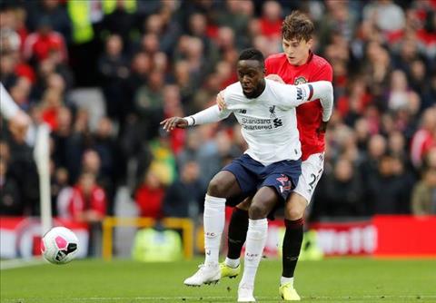 Đây! Lý do vì sao MU ghi bàn hợp lệ trong tình huống Origi nằm sân